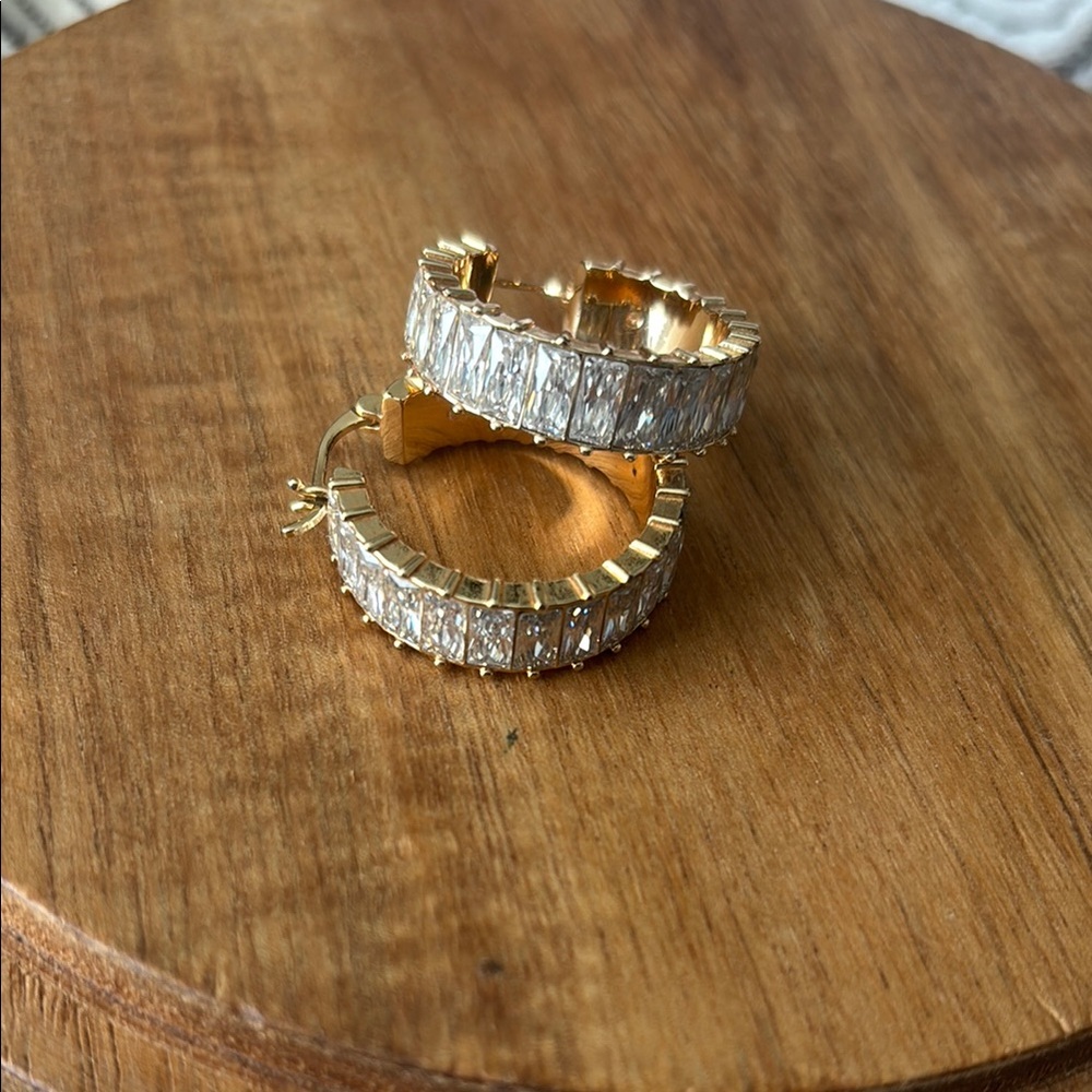 Elegant Gold Sparkle Hoop Earrings